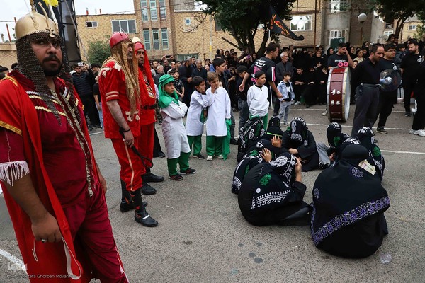 نمایش خیمه سوزان و حرکت نمادین کاروان اسرای کربلا – شهرستان اهر