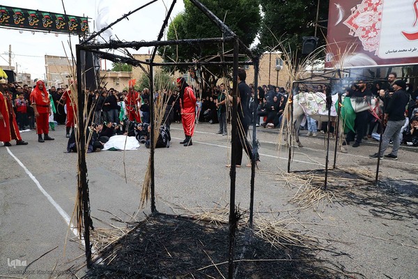 نمایش خیمه سوزان و حرکت نمادین کاروان اسرای کربلا – شهرستان اهر