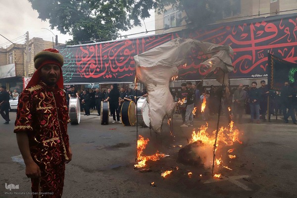 نمایش خیمه سوزان و حرکت نمادین کاروان اسرای کربلا – شهرستان اهر