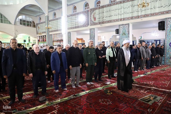 اقامه نماز ظهر عاشورا در اهر