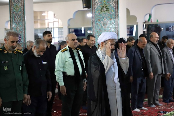 اقامه نماز ظهر عاشورا در اهر