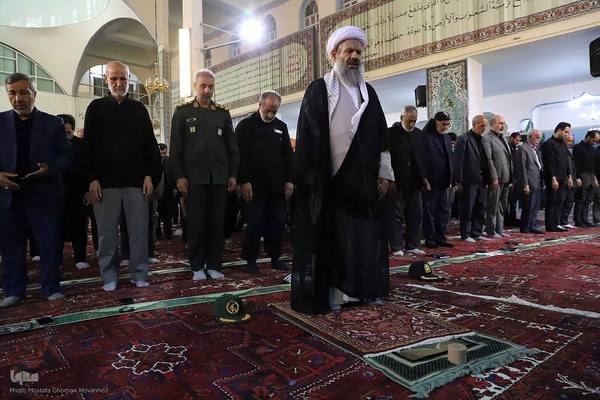 اقامه نماز ظهر عاشورا در اهر