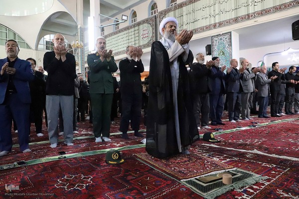 اقامه نماز ظهر عاشورا در اهر