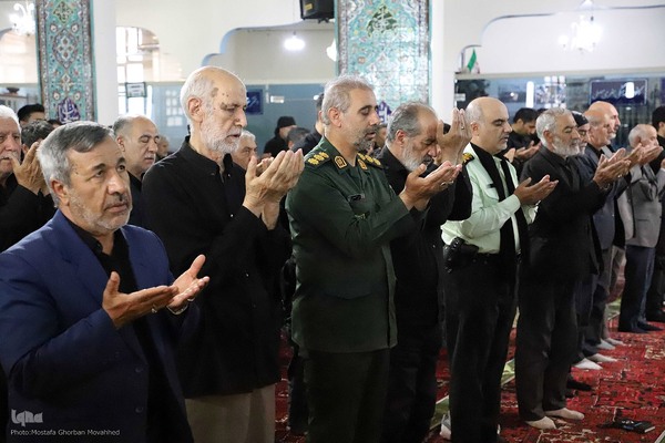 اقامه نماز ظهر عاشورا در اهر