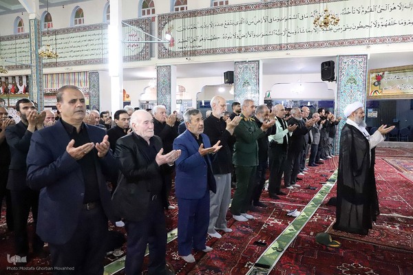 اقامه نماز ظهر عاشورا در اهر