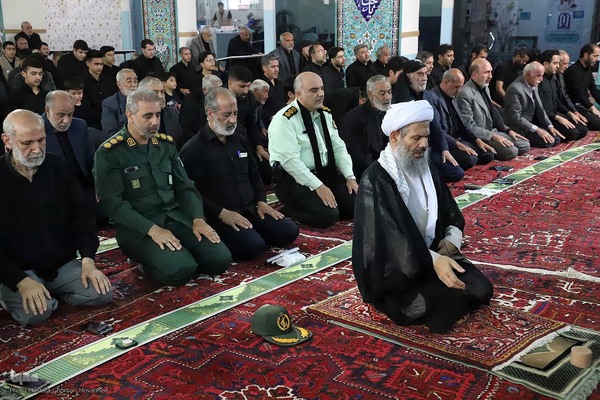 اقامه نماز ظهر عاشورا در اهر