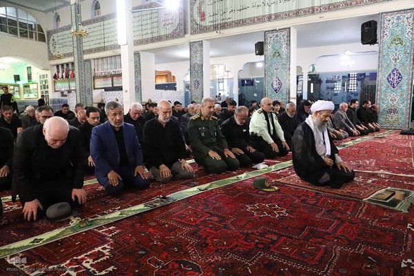 اقامه نماز ظهر عاشورا در اهر