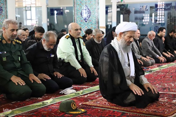 اقامه نماز ظهر عاشورا در اهر