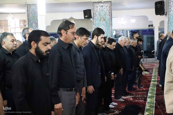 اقامه نماز ظهر عاشورا در اهر