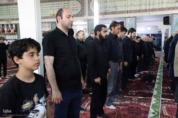 اقامه نماز ظهر عاشورا در اهر