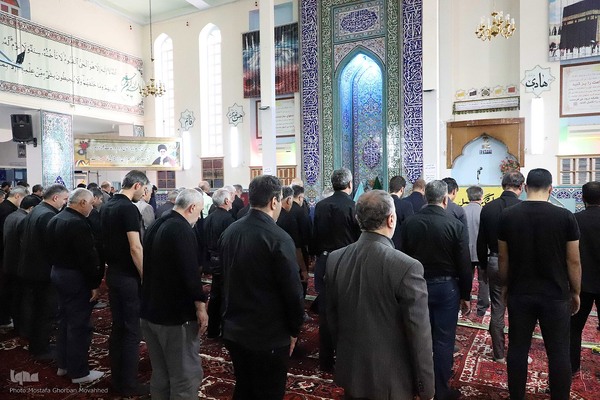 اقامه نماز ظهر عاشورا در اهر