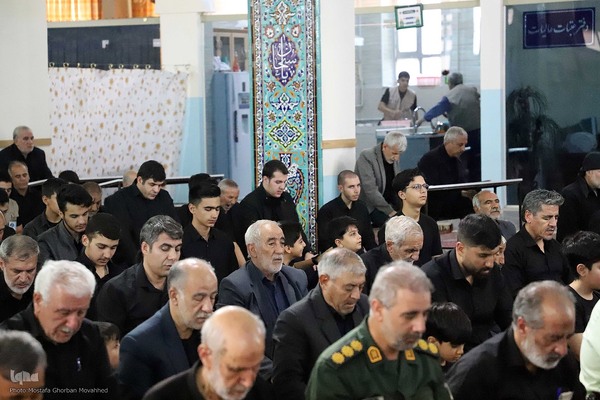 اقامه نماز ظهر عاشورا در اهر