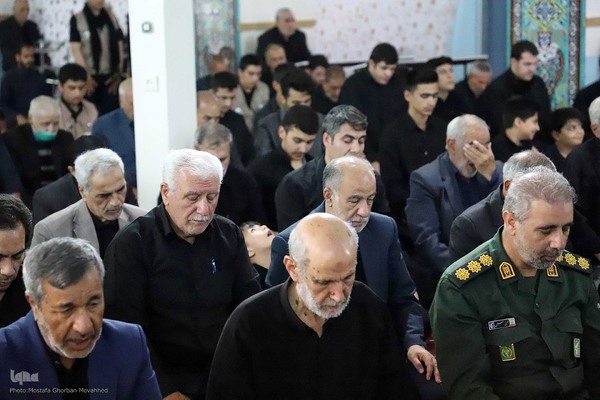 اقامه نماز ظهر عاشورا در اهر