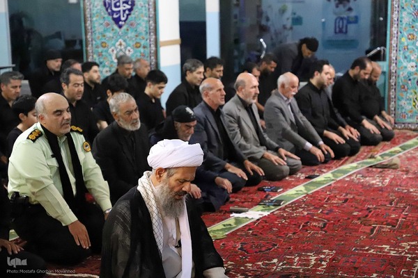 اقامه نماز ظهر عاشورا در اهر