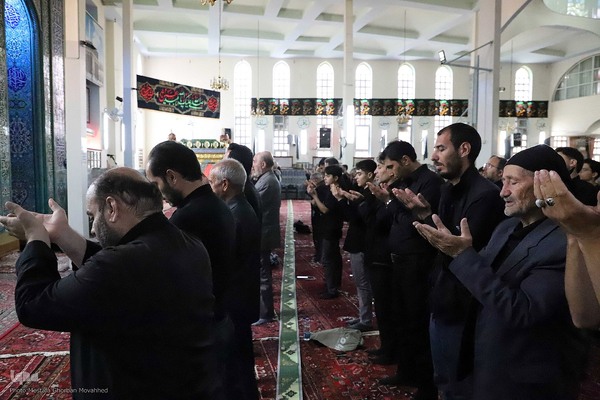اقامه نماز ظهر عاشورا در اهر