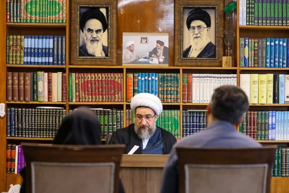 دیدار چهره به چهره  اقشار مختلف مردم با امام جمعه تبریز