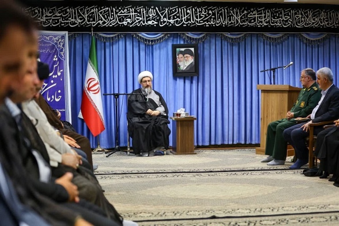 دیدار جمعی از مدیران با امام جمعه تبریز