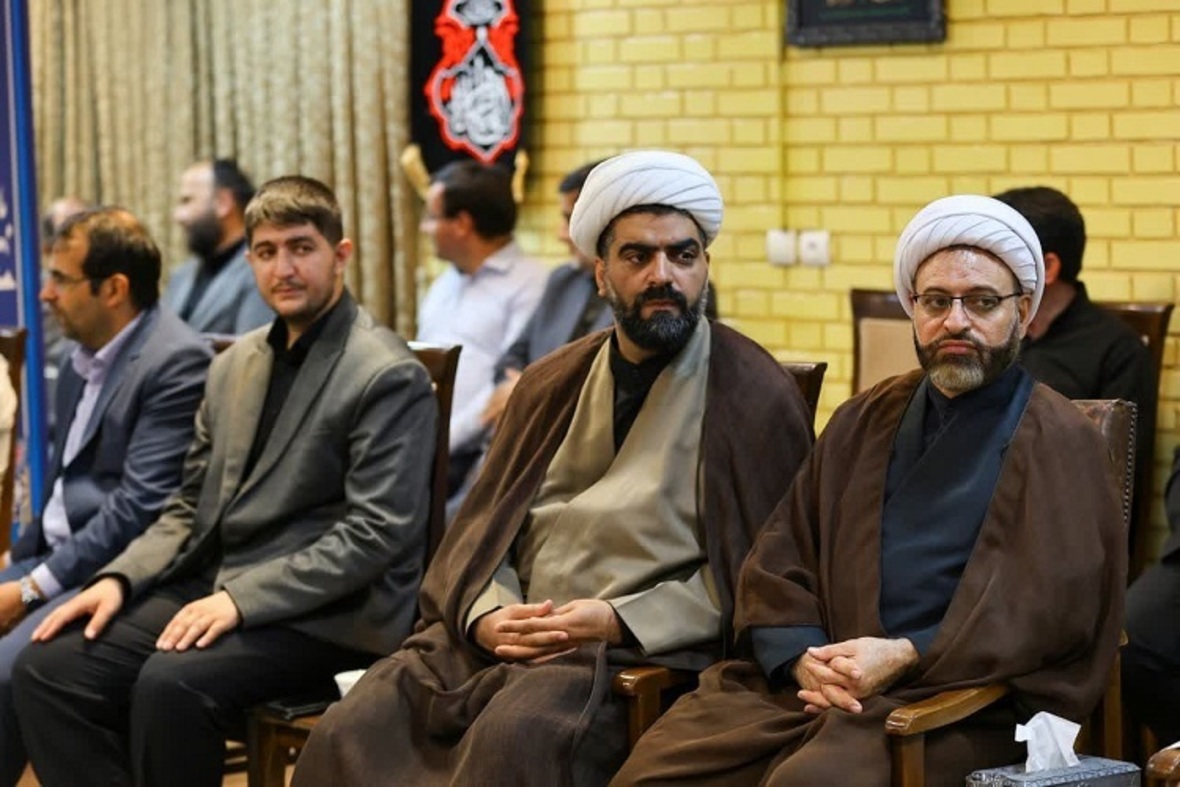 دیدار جمعی از مدیران با امام جمعه تبریز