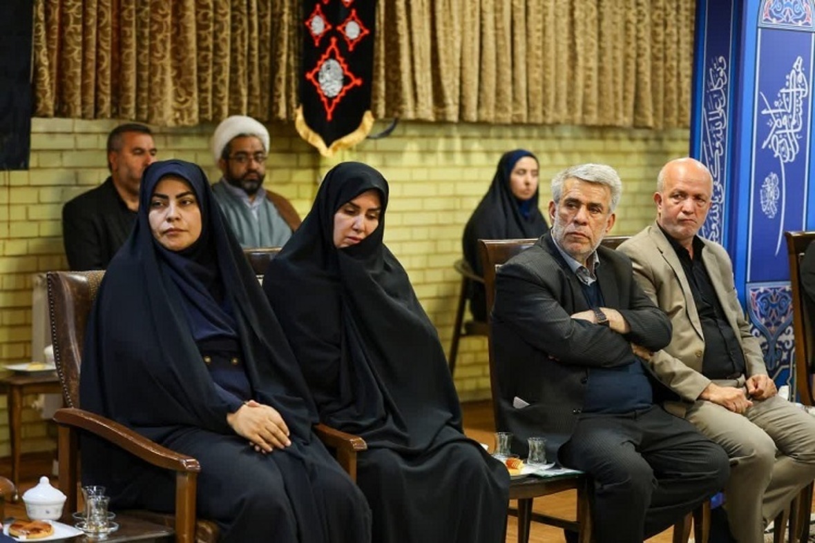 دیدار جمعی از مدیران با امام جمعه تبریز