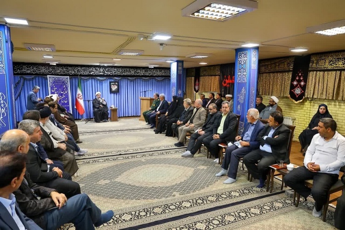 دیدار جمعی از مدیران با امام جمعه تبریز