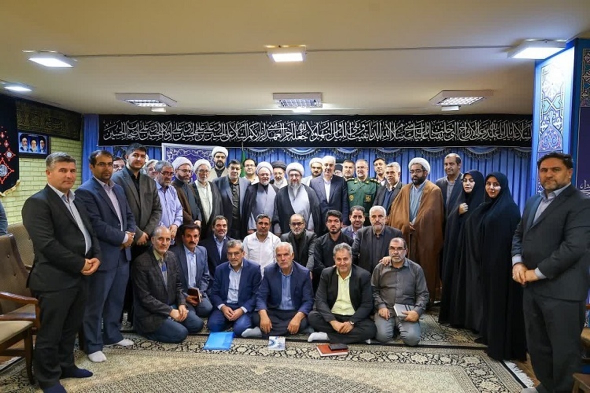 دیدار جمعی از مدیران با امام جمعه تبریز