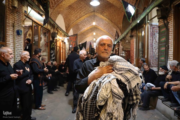 عزاداری اربعین حسینی در بزرگترین بازار مسقف جهان