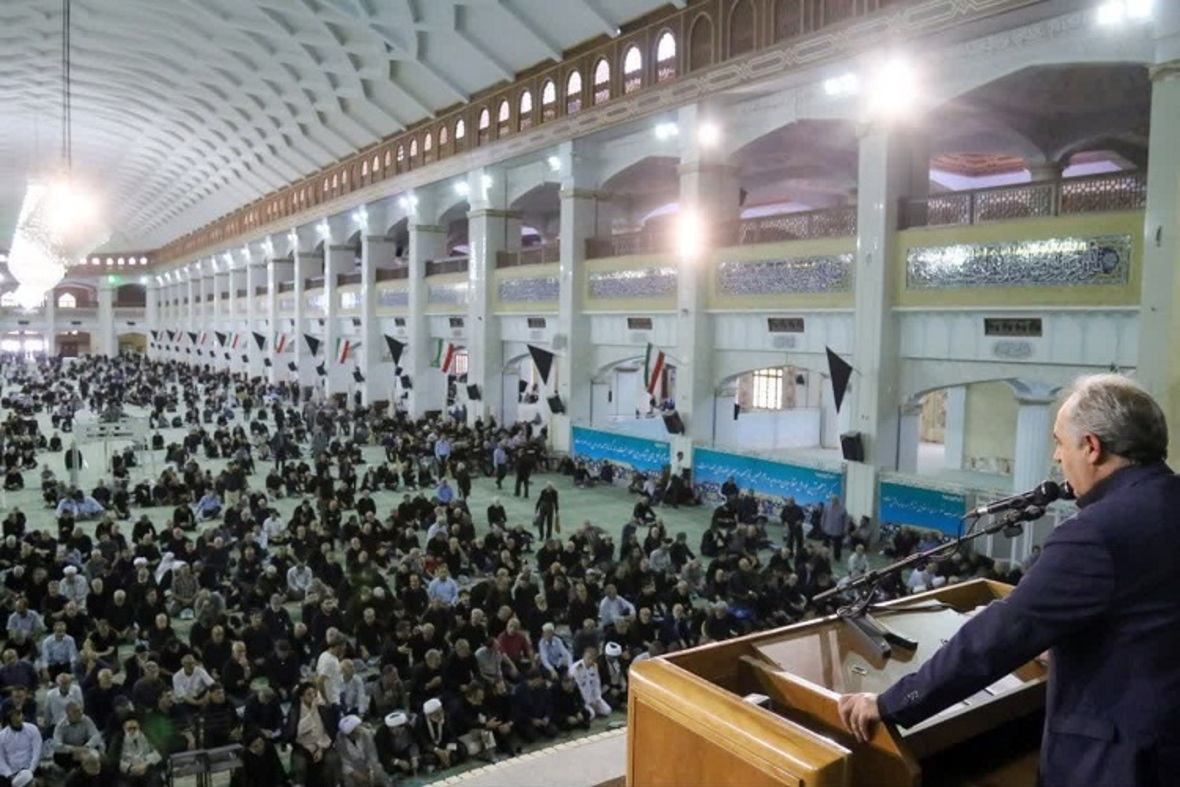 سخنرانی استاندار آذربایجان‌شرقی پیش از خطبه‌های نماز جمعه تبریز