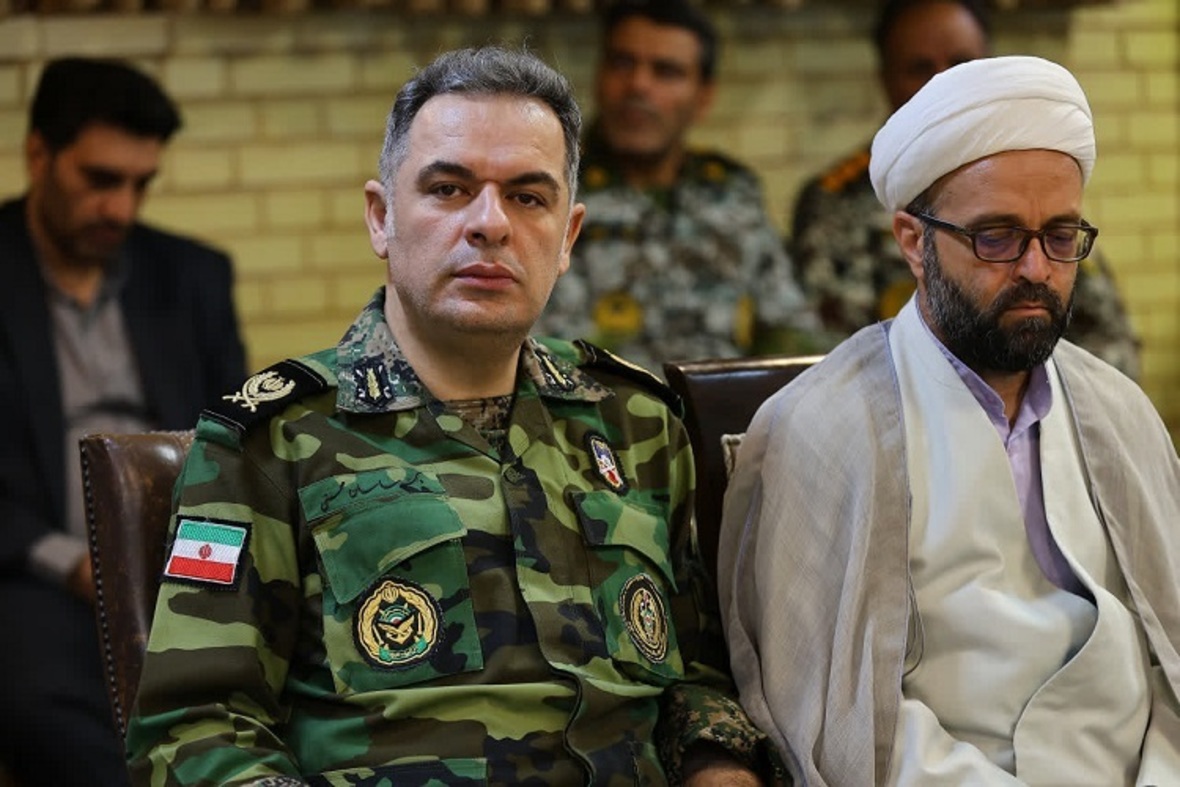 دیدار جمعی از فرماندهان ارتش با امام جمعه تبریز