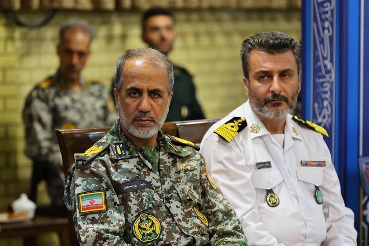 دیدار جمعی از فرماندهان ارتش با امام جمعه تبریز