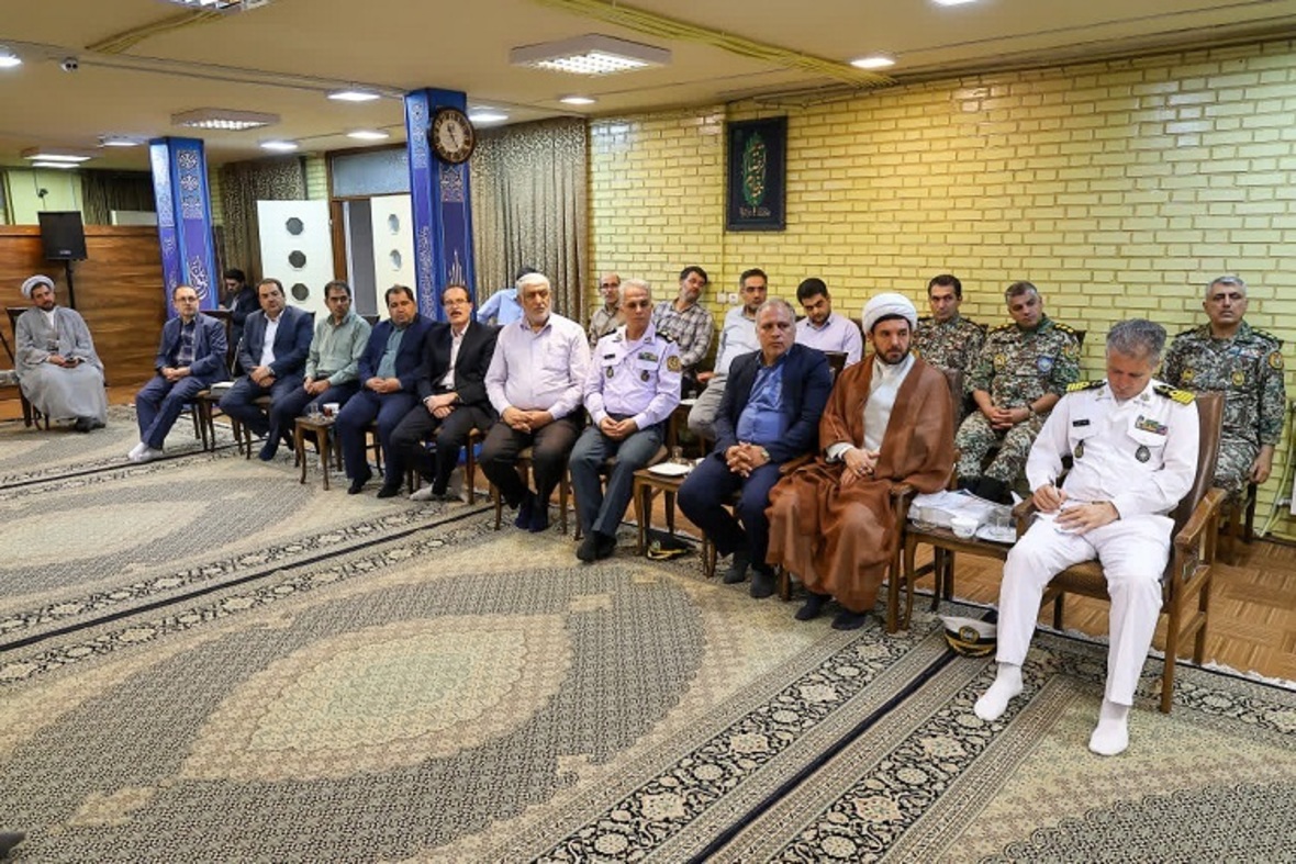 دیدار جمعی از فرماندهان ارتش با امام جمعه تبریز