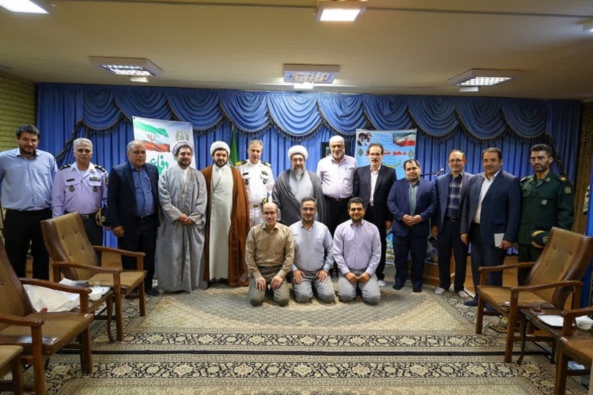 دیدار جمعی از فرماندهان ارتش با امام جمعه تبریز