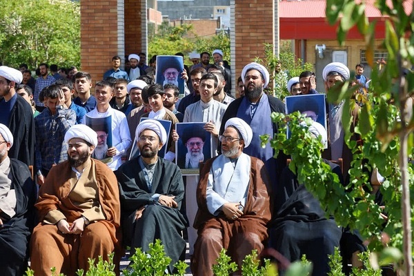 تجمع حمایتی طلاب و روحانیون تبریز در پشتیبانی از فرمایشات مقام معظم رهبری