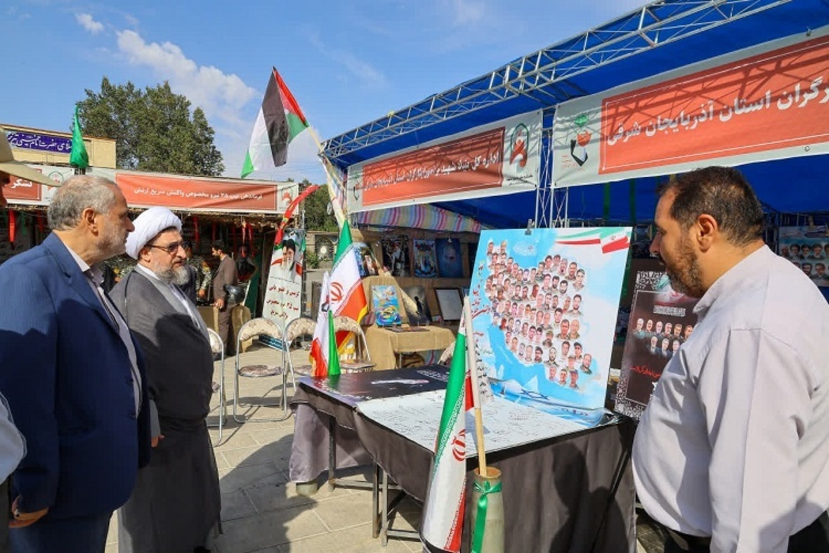 بازدید امام جمعه تبریز از نمایشگاه توانمندی‌های دفاعی