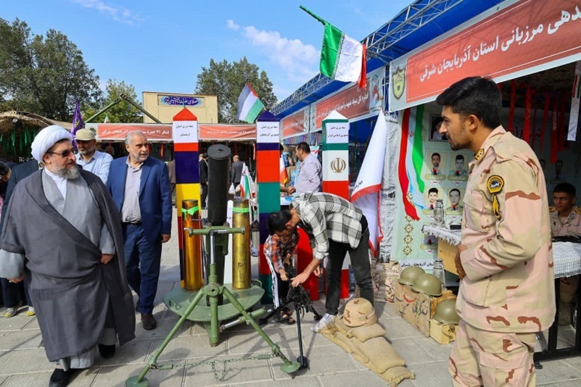 بازدید امام جمعه تبریز از نمایشگاه توانمندی‌های دفاعی