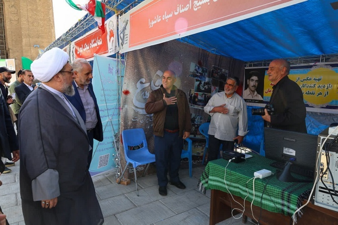 بازدید امام جمعه تبریز از نمایشگاه توانمندی‌های دفاعی