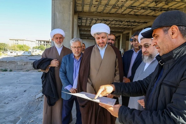 بازدید امام جمعه تبریز از روند ساخت مدرسه علمیه ثامن‌الائمه(ع)