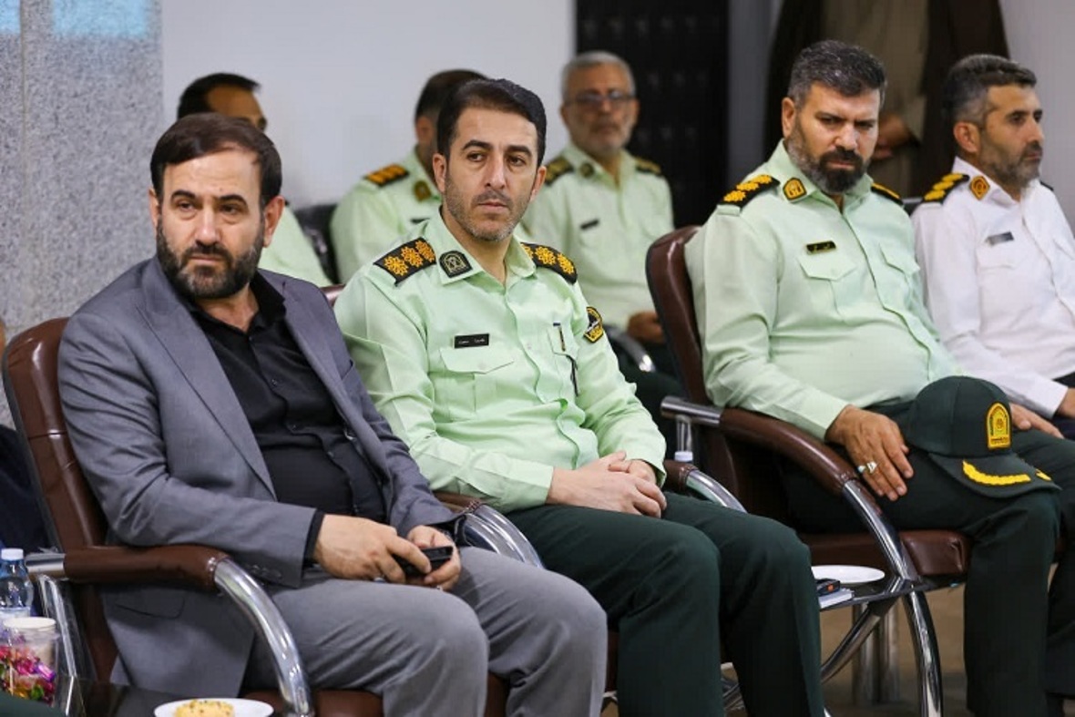 دیدار فرماندهان انتظامی آذربایجان شرقی با امام جمعه تبریز