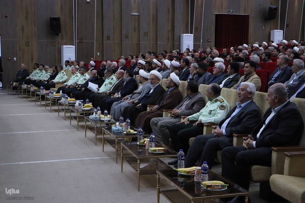 نشست فرمانده انتظامی آذربایجان شرقی با گروه های مرجع و اقشار تاثیرگذار