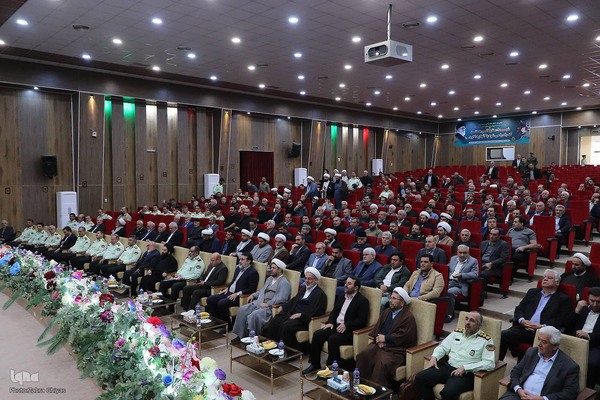 نشست فرمانده انتظامی آذربایجان شرقی با گروه های مرجع و اقشار تاثیرگذار