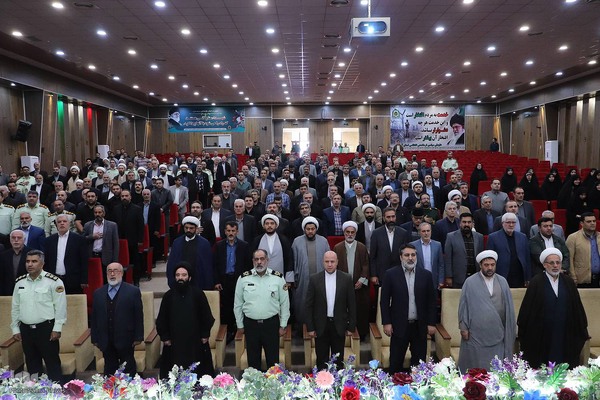 نشست فرمانده انتظامی آذربایجان شرقی با گروه های مرجع و اقشار تاثیرگذار