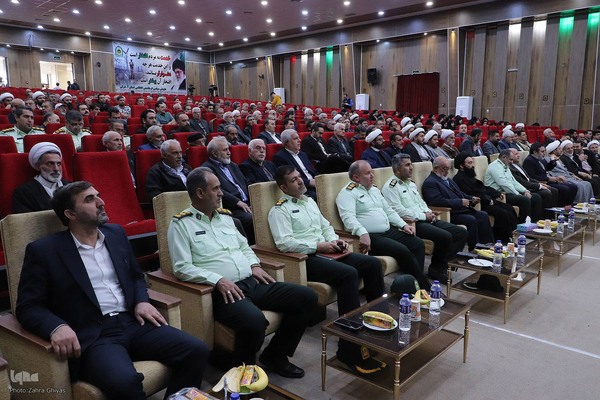 نشست فرمانده انتظامی آذربایجان شرقی با گروه های مرجع و اقشار تاثیرگذار