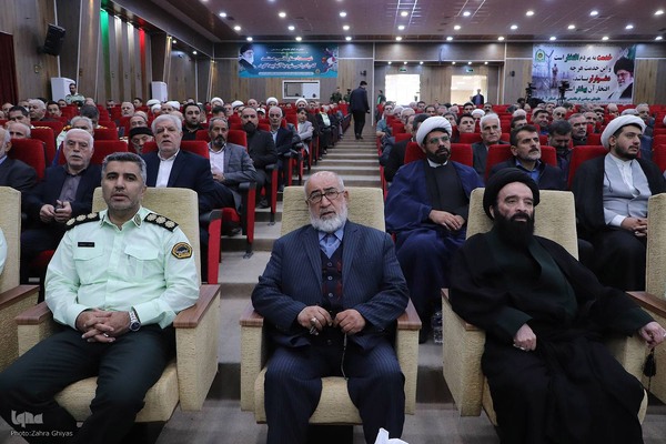 نشست فرمانده انتظامی آذربایجان شرقی با گروه های مرجع و اقشار تاثیرگذار