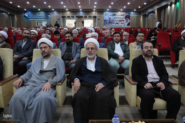 نشست فرمانده انتظامی آذربایجان شرقی با گروه های مرجع و اقشار تاثیرگذار