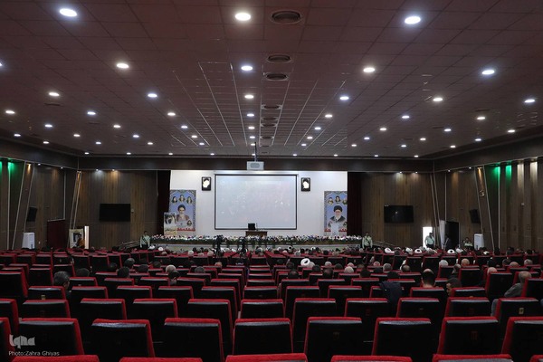 نشست فرمانده انتظامی آذربایجان شرقی با گروه های مرجع و اقشار تاثیرگذار