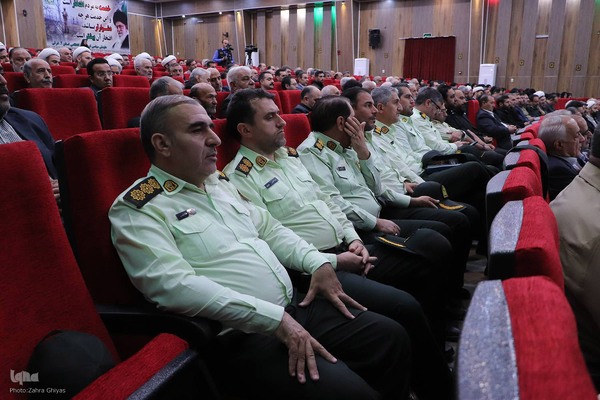 نشست فرمانده انتظامی آذربایجان شرقی با گروه های مرجع و اقشار تاثیرگذار