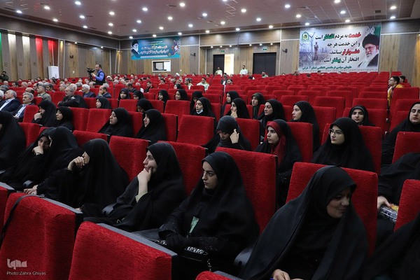 نشست فرمانده انتظامی آذربایجان شرقی با گروه های مرجع و اقشار تاثیرگذار