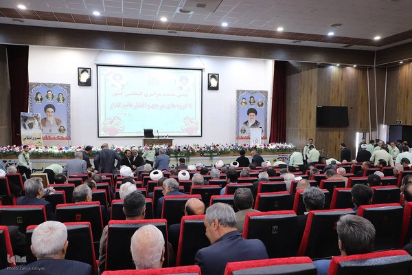 نشست فرمانده انتظامی آذربایجان شرقی با گروه های مرجع و اقشار تاثیرگذار