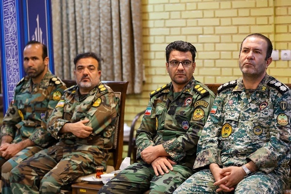 دیدار جمعی از فرماندهان و روسای عقیدتی سیاسی با امام جمعه تبریز