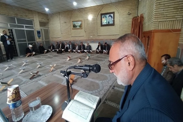 جلسه تفسیر قرآن ویژه مدیران اجرایی آذربایجان‌شرقی