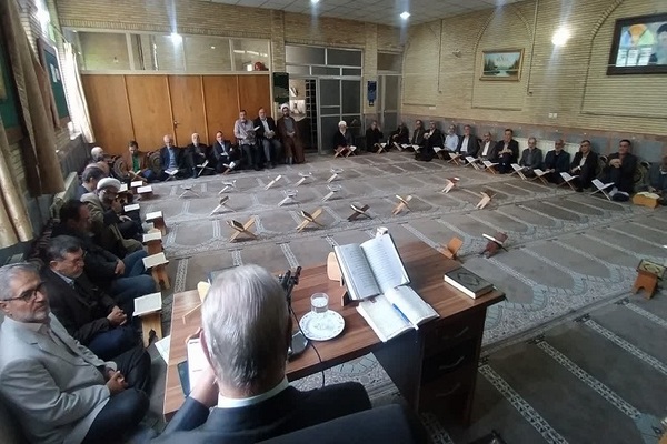 جلسه تفسیر قرآن ویژه مدیران اجرایی آذربایجان‌شرقی